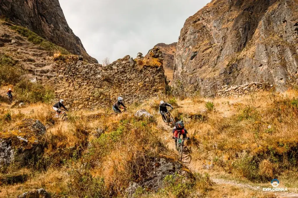 competidores en ruta inka avalanche